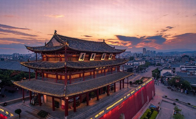 建水古镇傍晚景象