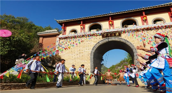 弥勒旅游