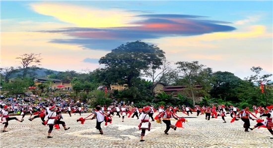 弥勒旅游