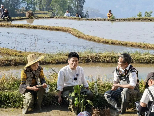 云南旅游,云南旅行社,云南团建公司,云南策划公司,云南会议公司,红河旅游,红河旅行社,红河团建公司,红河会议公司,红河会展公司：与辉同行！在元阳与千年哈尼梯田对话