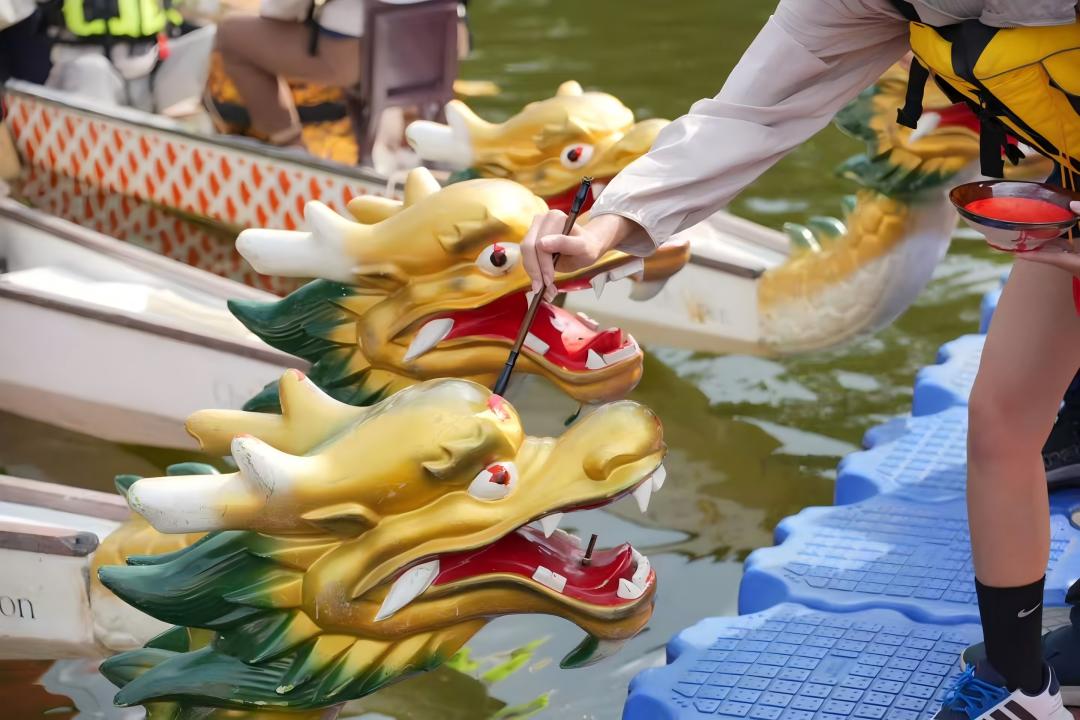 挥桨破浪，共筑锋芒——记一场在昆明高标准外企龙舟团建的圆满交付